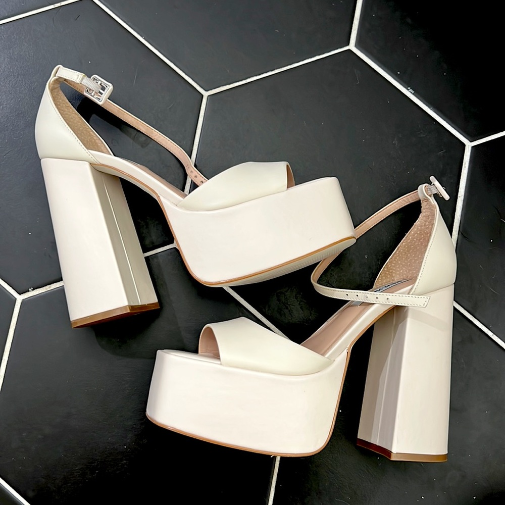Kassiani Steve Madden platform heels